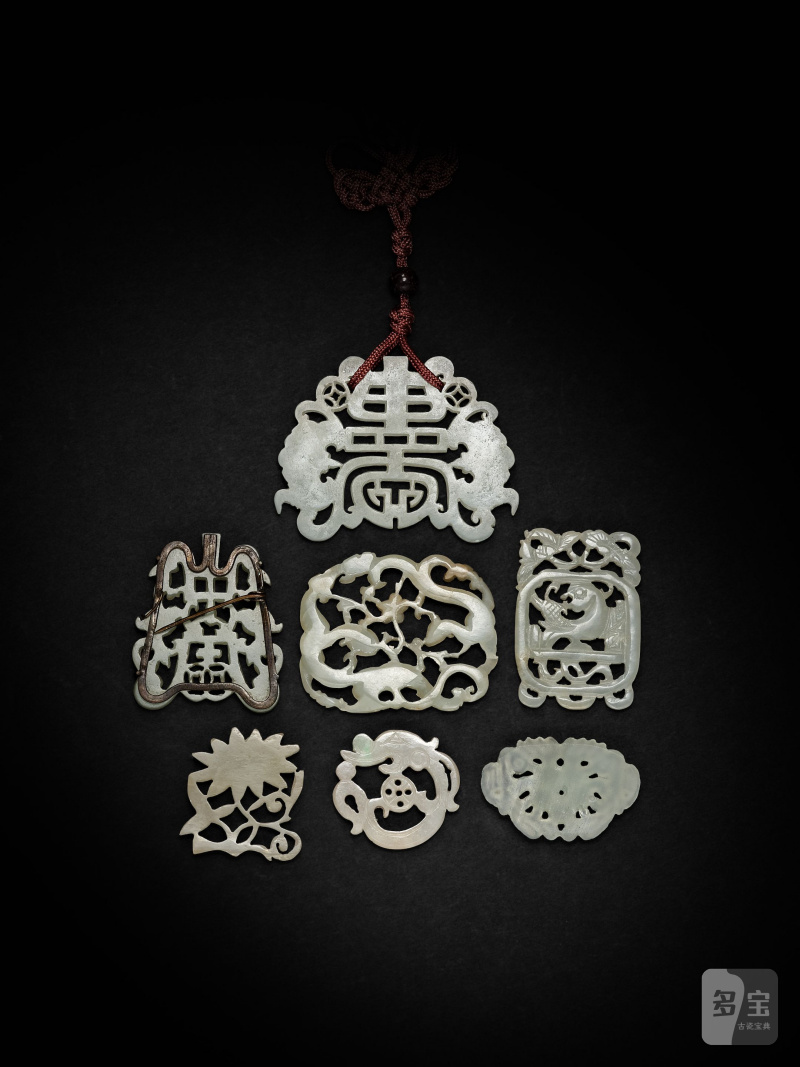 十九/二十世紀　玉透雕飾件一組七件 | A GROUP OF SEVEN RETICULATED JADE ORNAMENTS - 图2